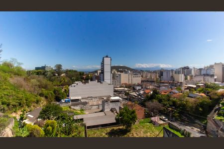 Apartamento à venda com 81m², 4 quartos e sem vaga