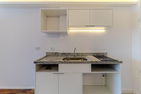 Cozinha de kitnet/studio para alugar com 1 quarto, 33m² em República, São Paulo