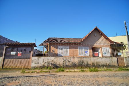 Casa para alugar com 190m², 4 quartos e 4 vagasFachada