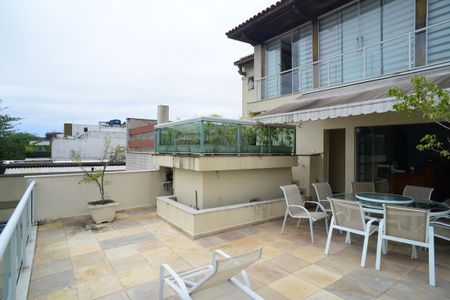 Apartamento para alugar com 350m², 3 quartos e 2 vagasVaranda