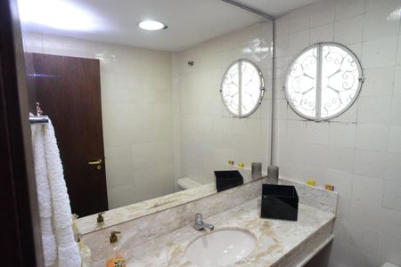 Apartamento para alugar com 350m², 3 quartos e 2 vagasLavabo