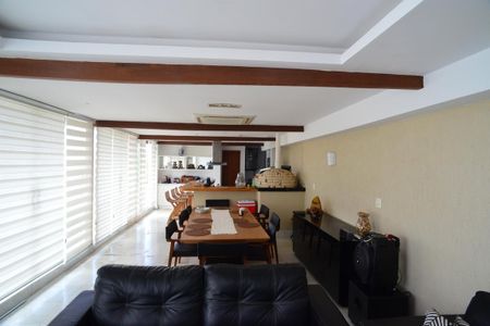 Apartamento para alugar com 350m², 3 quartos e 2 vagasEdícula