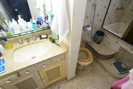 Apartamento para alugar com 350m², 3 quartos e 2 vagasBanheiro da Suíte