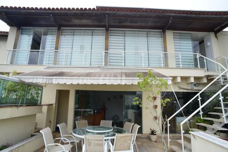 Apartamento para alugar com 350m², 3 quartos e 2 vagasVaranda