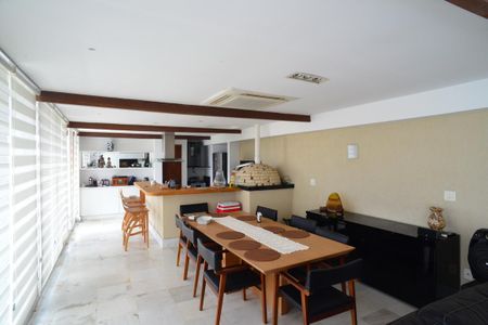 Apartamento para alugar com 350m², 3 quartos e 2 vagasEdícula