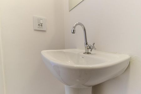 Apartamento para alugar com 46m², 1 quarto e sem vaga Apartamento para alugar com 46m², 1 quarto e sem vagaBanheiro