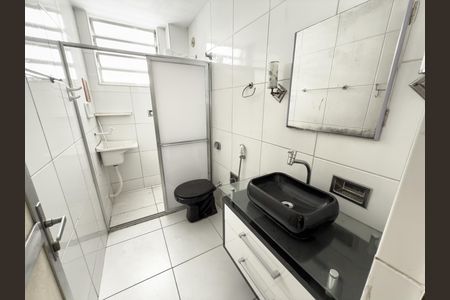 Apartamento à venda com 49m², 2 quartos e 1 vaga Apartamento à venda com 49m², 2 quartos e 1 vagaBanheiro