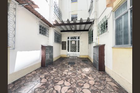 Apartamento à venda com 49m², 2 quartos e 1 vaga Apartamento à venda com 49m², 2 quartos e 1 vagaFachada do bloco