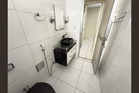Apartamento à venda com 49m², 2 quartos e 1 vaga Apartamento à venda com 49m², 2 quartos e 1 vagaBanheiro