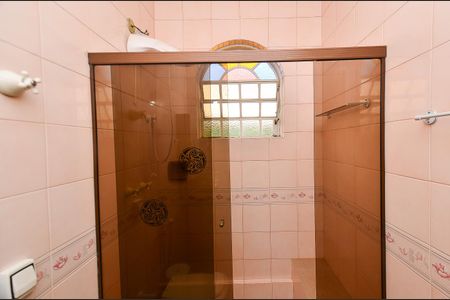 Casa à venda com 390m², 4 quartos e 4 vagas Casa à venda com 390m², 4 quartos e 4 vagasBanheiro Suite 1