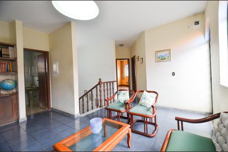 Casa à venda com 390m², 4 quartos e 4 vagas Casa à venda com 390m², 4 quartos e 4 vagasSala do 2 pavimento