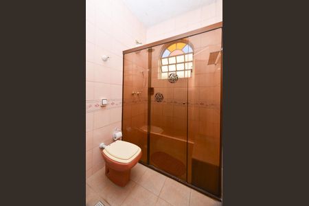 Casa à venda com 390m², 4 quartos e 4 vagas Casa à venda com 390m², 4 quartos e 4 vagasBanheiro Suite 1