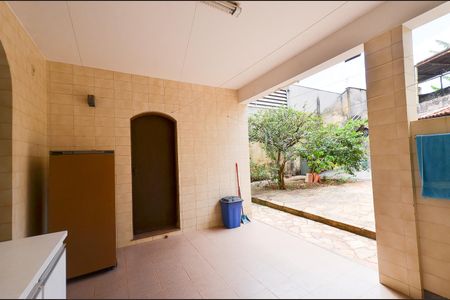 Casa à venda com 390m², 4 quartos e 4 vagas Casa à venda com 390m², 4 quartos e 4 vagasÁrea de Serviço