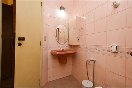 Casa à venda com 390m², 4 quartos e 4 vagas Casa à venda com 390m², 4 quartos e 4 vagasBanheiro Suite 1