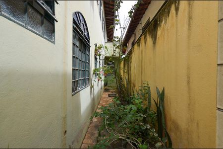 Casa à venda com 390m², 4 quartos e 4 vagas Casa à venda com 390m², 4 quartos e 4 vagasÁrea externa