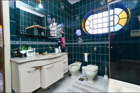 Casa à venda com 390m², 4 quartos e 4 vagas Casa à venda com 390m², 4 quartos e 4 vagasBanheiro Suite 2