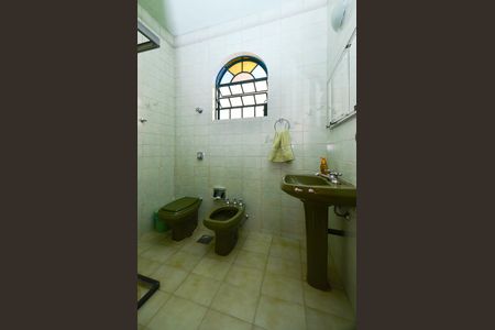 Casa à venda com 390m², 4 quartos e 4 vagas Casa à venda com 390m², 4 quartos e 4 vagasBanheiro Social