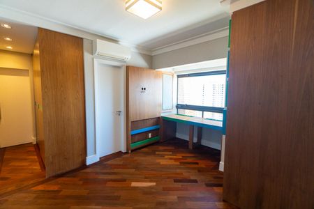 Apartamento para alugar com 243m², 3 quartos e 3 vagasSuite 2