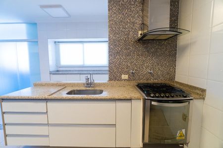 Apartamento para alugar com 243m², 3 quartos e 3 vagasCozinha