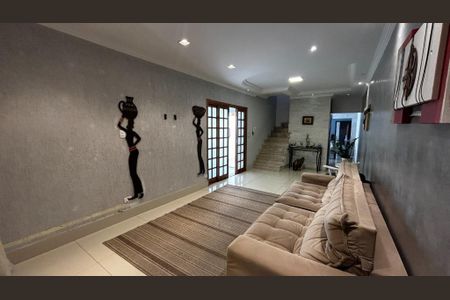 Foto 04 de casa à venda com 3 quartos, 150m² em Cidade São Francisco, São Paulo