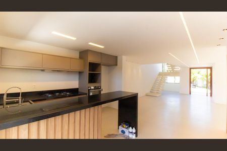 Casa de Condomínio à venda com 4 quartos, 390m² em Pendotiba, Niterói