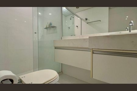 Apartamento à venda com 168m², 4 quartos e 1 vaga Apartamento à venda com 168m², 4 quartos e 1 vagaBanheiro da Suíte 1