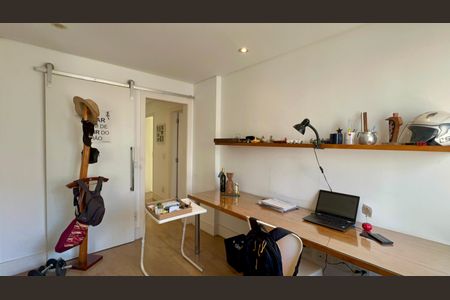 Apartamento à venda com 168m², 4 quartos e 1 vaga Apartamento à venda com 168m², 4 quartos e 1 vagaQuarto 2