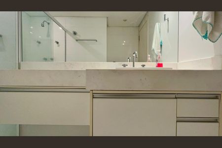 Apartamento à venda com 168m², 4 quartos e 1 vaga Apartamento à venda com 168m², 4 quartos e 1 vagaBanheiro da Suíte 1