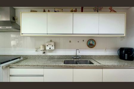 Apartamento à venda com 168m², 4 quartos e 1 vaga Apartamento à venda com 168m², 4 quartos e 1 vagaCozinha