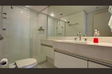 Apartamento à venda com 168m², 4 quartos e 1 vaga Apartamento à venda com 168m², 4 quartos e 1 vagaBanheiro da Suíte 1