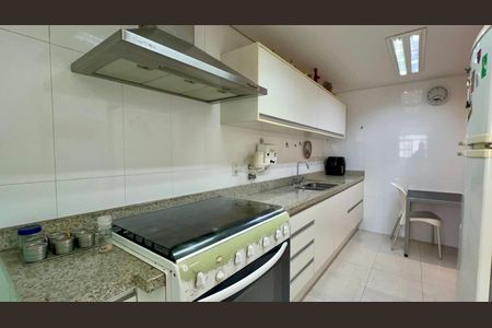 Apartamento à venda com 168m², 4 quartos e 1 vaga Apartamento à venda com 168m², 4 quartos e 1 vagaCozinha