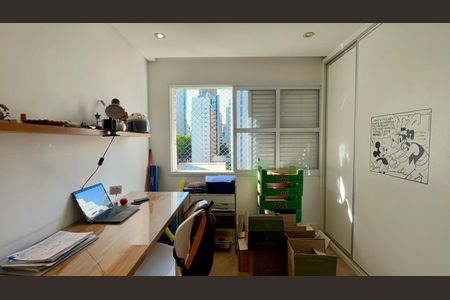 Apartamento à venda com 168m², 4 quartos e 1 vaga Apartamento à venda com 168m², 4 quartos e 1 vagaQuarto 2