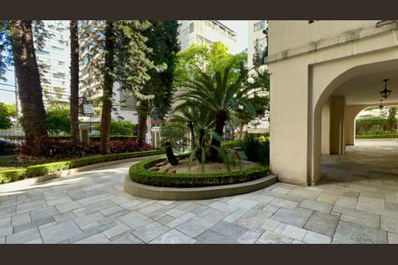 Apartamento à venda com 168m², 4 quartos e 1 vaga Apartamento à venda com 168m², 4 quartos e 1 vagaEntrada