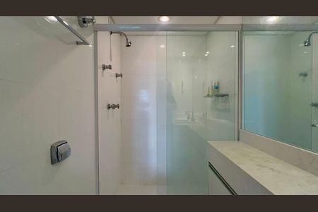 Apartamento à venda com 168m², 4 quartos e 1 vaga Apartamento à venda com 168m², 4 quartos e 1 vagaBanheiro da Suíte 1