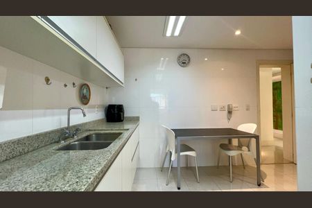 Apartamento à venda com 168m², 4 quartos e 1 vaga Apartamento à venda com 168m², 4 quartos e 1 vagaCozinha