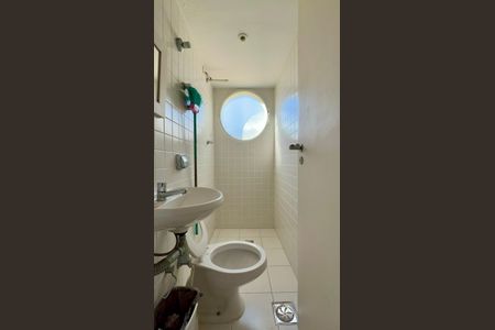 Apartamento à venda com 168m², 4 quartos e 1 vaga Apartamento à venda com 168m², 4 quartos e 1 vagaBanheiro de serviço