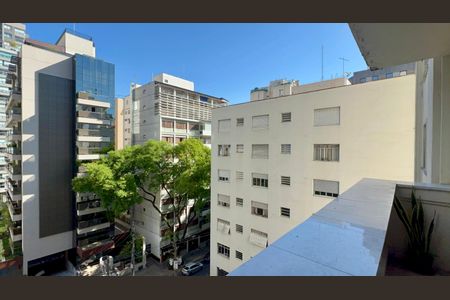 Apartamento à venda com 168m², 4 quartos e 1 vaga Apartamento à venda com 168m², 4 quartos e 1 vagaSacada