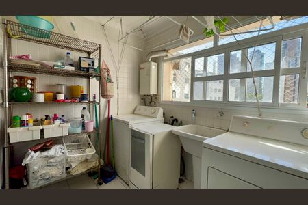 Apartamento à venda com 168m², 4 quartos e 1 vaga Apartamento à venda com 168m², 4 quartos e 1 vagaÁrea de Serviço