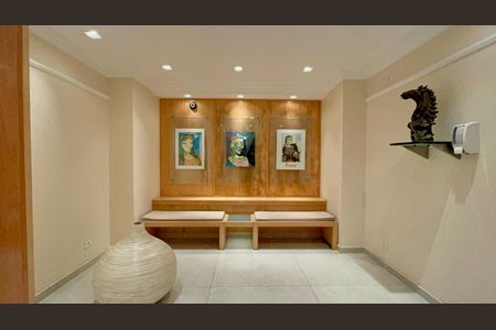 Apartamento à venda com 168m², 4 quartos e 1 vaga Apartamento à venda com 168m², 4 quartos e 1 vagaHall de entrada