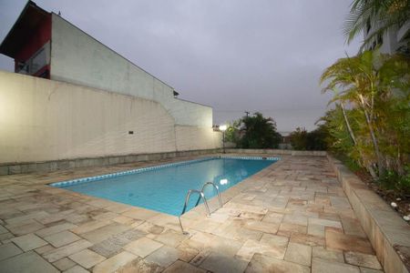 Apartamento à venda com 208m², 4 quartos e 2 vagasÁrea comum - Piscina