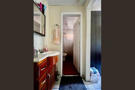 Casa à venda com 139m², 2 quartos e 1 vagaBanheiro