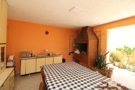 Casa à venda com 148m², 3 quartos e 2 vagasChurrasqueira