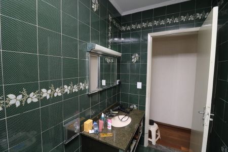 Casa à venda com 148m², 3 quartos e 2 vagasBanheiro