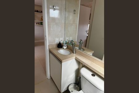 Banheiro de apartamento para alugar com 2 quartos, 50m² em Campinho, Rio de Janeiro