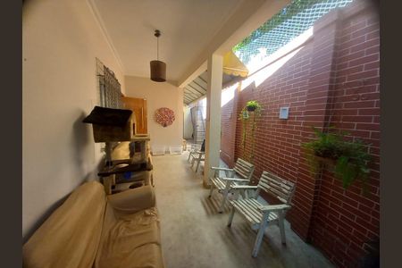 Casa à venda com 144m², 3 quartos e 7 vagas