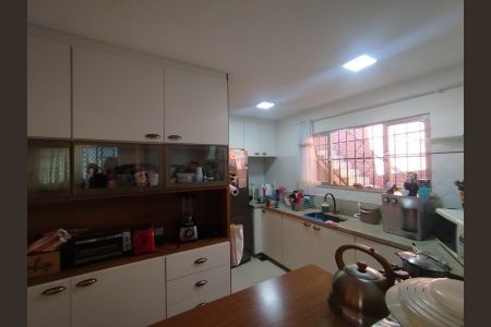 Casa à venda com 144m², 3 quartos e 7 vagas
