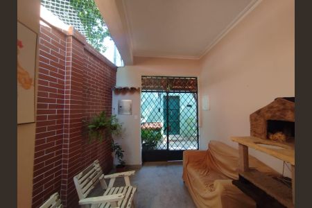 Casa à venda com 144m², 3 quartos e 7 vagas