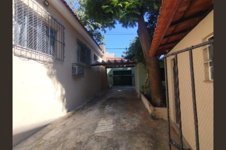 Casa à venda com 144m², 3 quartos e 7 vagas