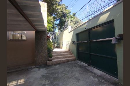 Casa à venda com 144m², 3 quartos e 7 vagas