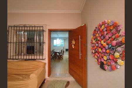 Casa à venda com 144m², 3 quartos e 7 vagas